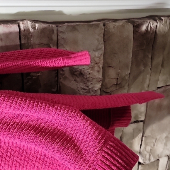 American Eagle size small pink sweater - Picture 10 of 13